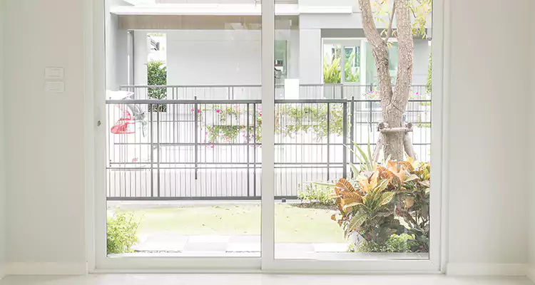 Balcony Screen Door Repair in Daytona Beach, FL