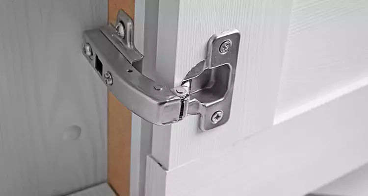 Shower Door Hinge Replacement in Daytona Beach, FL