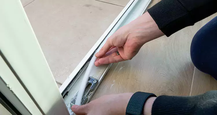 Garage Door Off Track Repair in Daytona Beach, FL