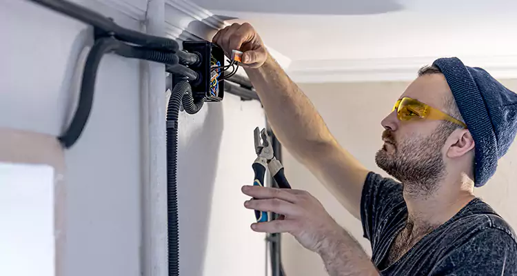 Garage Door Opener Cable Repair in Daytona Beach, FL