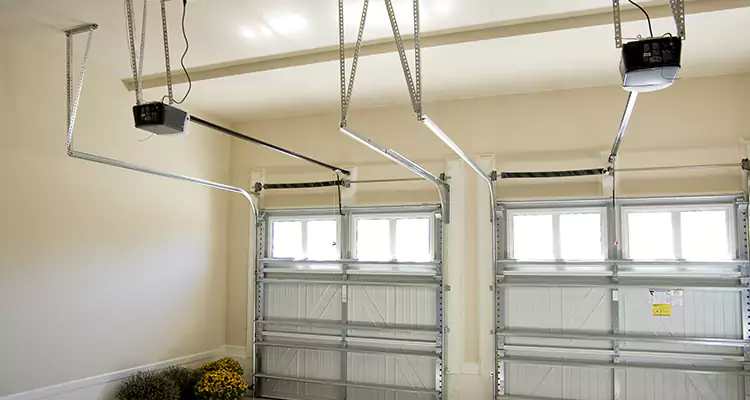 Residential Emergency Garage Door Repair in Daytona Beach, FL