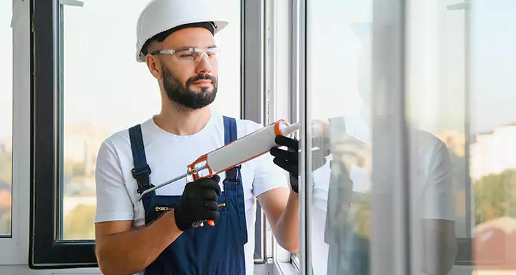 Retractable Screens Repair for Patio in Daytona Beach, FL