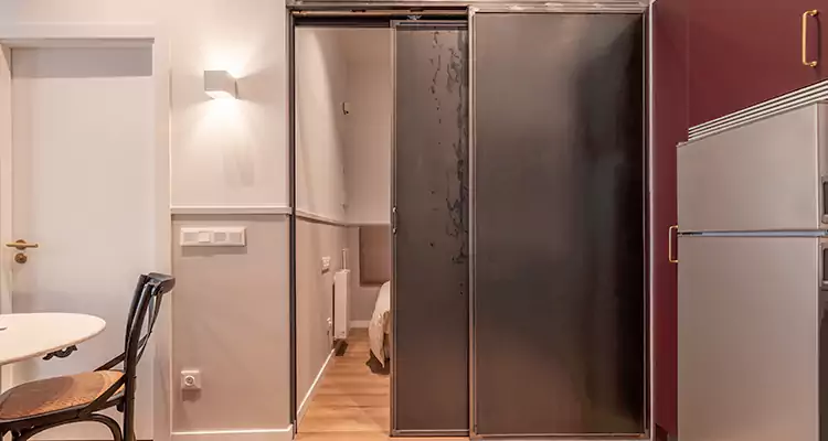 We Fix Closet Sliding Door in Daytona Beach, FL