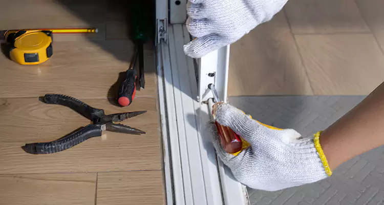 Screen Door Wheel Replacement in Daytona Beach, FL