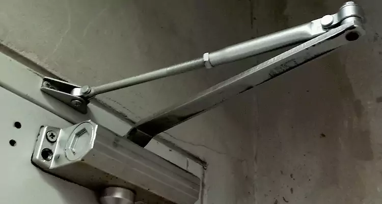 Door Closer Parallel Arm Installation in Daytona Beach, FL