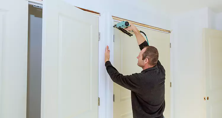 Top Rated Door Fixing ServiceFixing Garage Door Track in Daytona Beach, FL