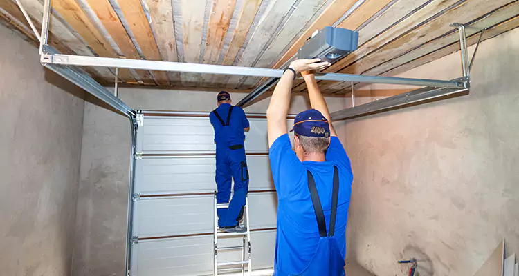 Garage Door Opener Technician in Daytona Beach, FL