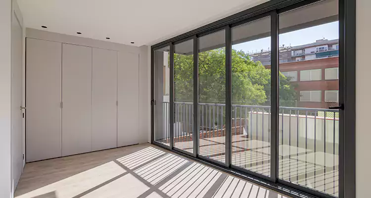 Fix Sliding Screen Door Track in Daytona Beach, FL