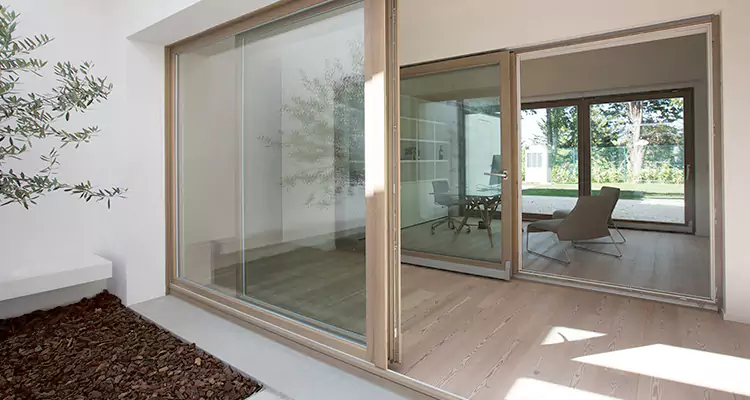 Sliding Screen Door Bottom Track Replacement in Daytona Beach, FL